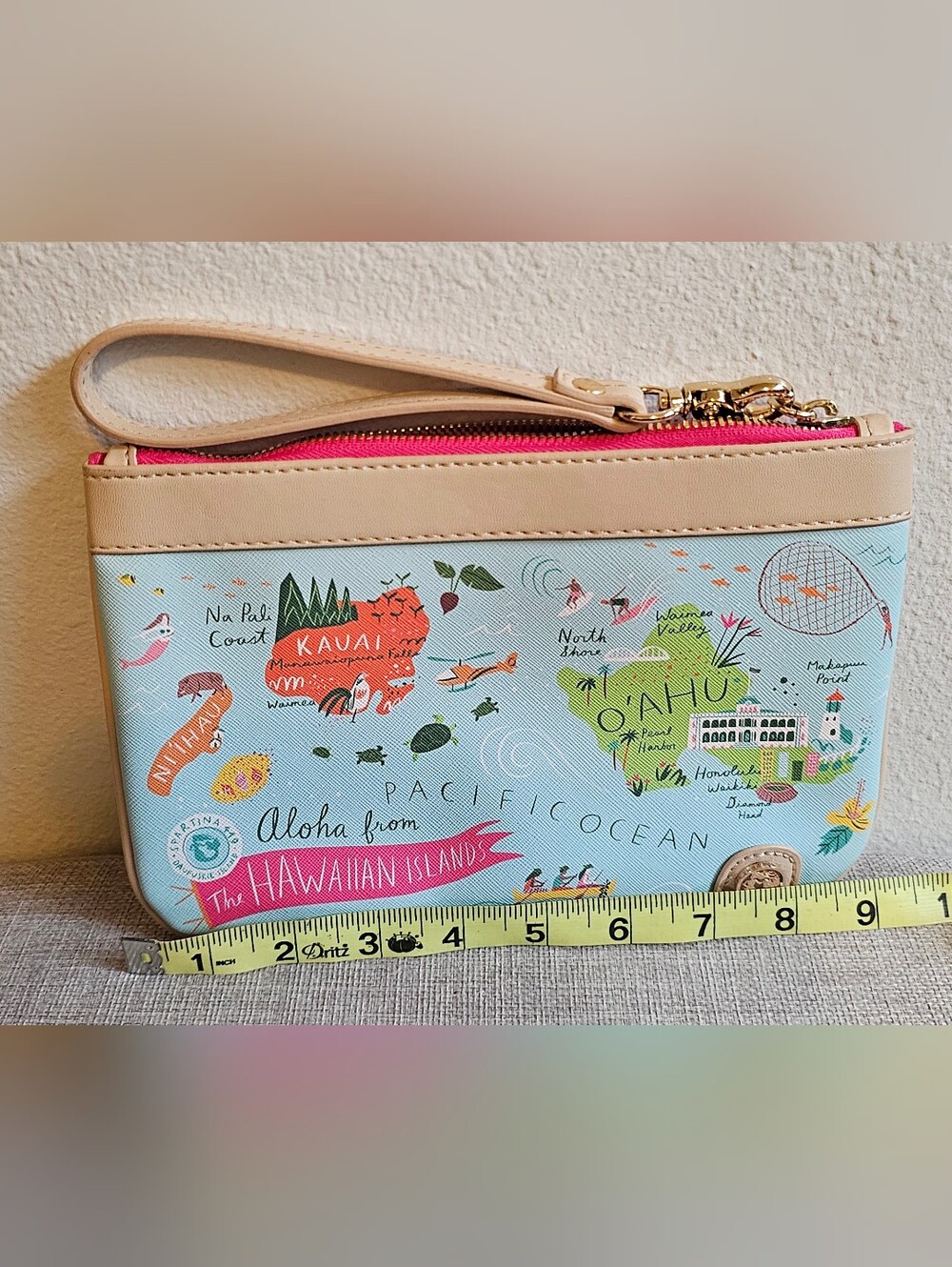Aloha Hawaiian Islands Printed Wristlet - Beige and Pink